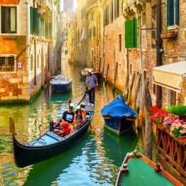 Discover Italy! From Iconic Cities to Timeless Beauty: Rome, Florence, Venice & Istanbul
