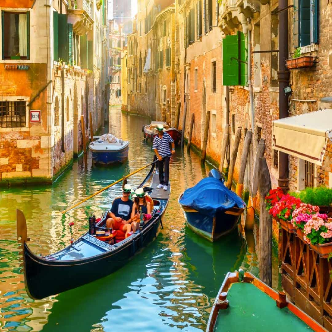 Discover Italy! From Iconic Cities to Timeless Beauty: Rome, Florence, Venice & Istanbul